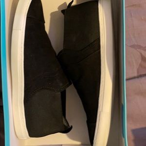 NWOT Black slip on sneakers